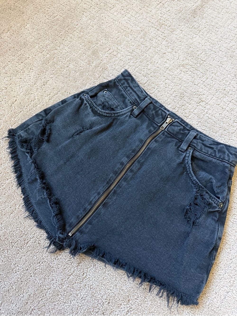 Bershka Frayed Black Mini Denim Skirt - Picture 4 of 4